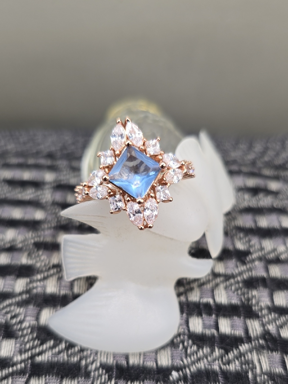 Bomb Party Retro Ring Sz 7 Lab Created L-Blue Quartz Rose-Gold Whimsical RBP3017
